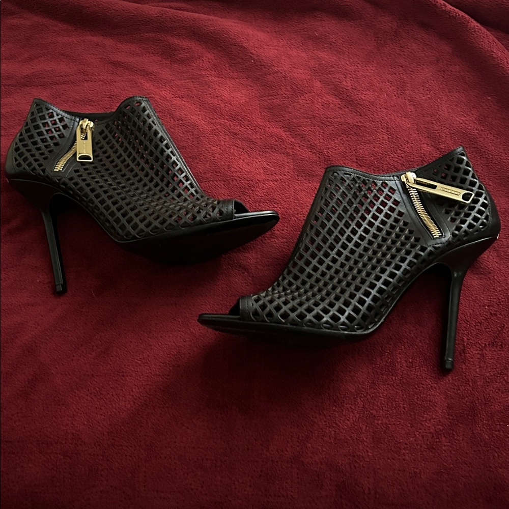 Burberry ankle boot heels